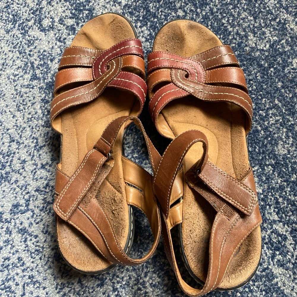 Clarks Women’s Delana Varro Brown and Tan Strappy Sandals size 10M